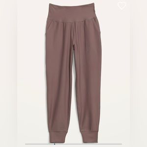 Like new Old Navy High-Waisted PowerSoft 7/8-Length
Joggers for Women size L